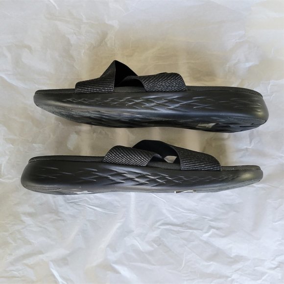 SKECHERS Black GoGa Mat On The Go 600 Slides Shoes 11 - Picture 3 of 4
